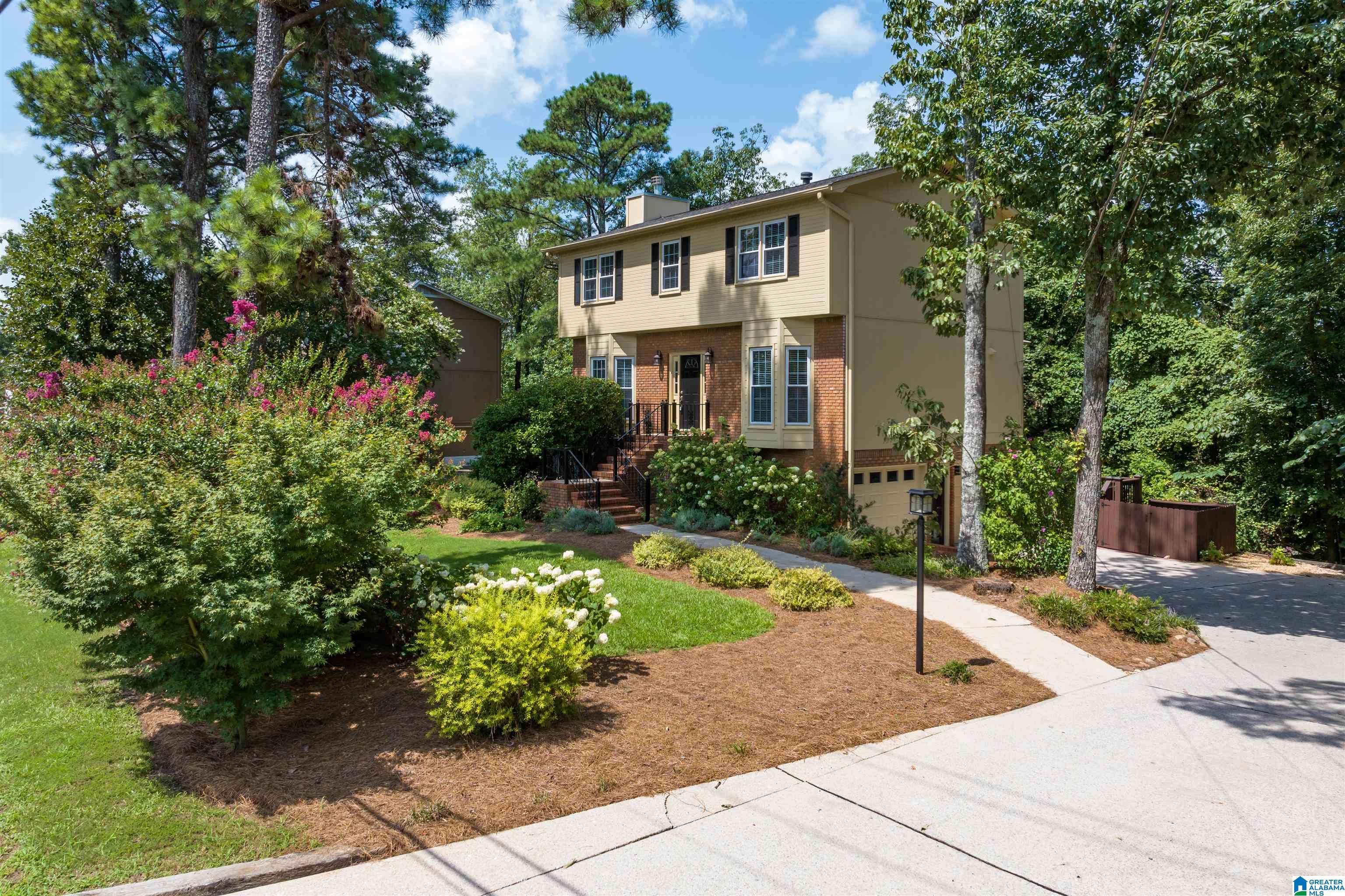 34 Shades Crest Road Hoover, AL 35226 - Photo 3 of 37
