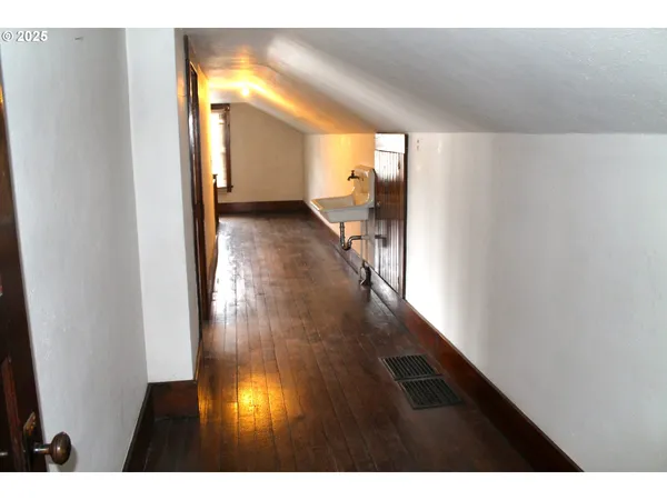 $197,900 | 250 Northeast Dayton Street, John Day, OR 97845