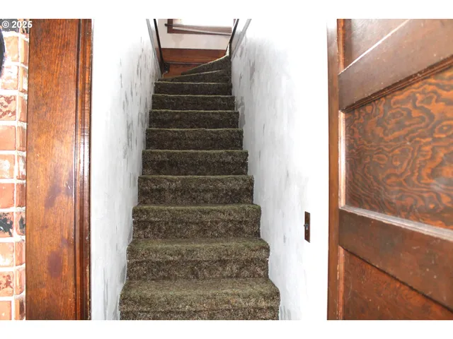 $197,900 | 250 Northeast Dayton Street, John Day, OR 97845