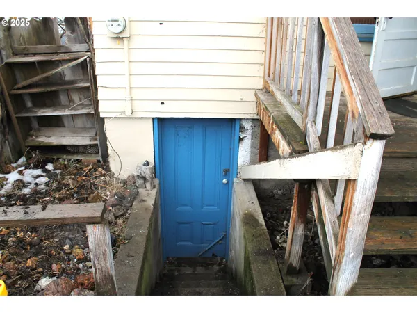 $197,900 | 250 Northeast Dayton Street, John Day, OR 97845