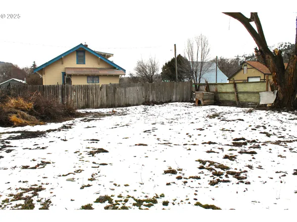 $197,900 | 250 Northeast Dayton Street, John Day, OR 97845