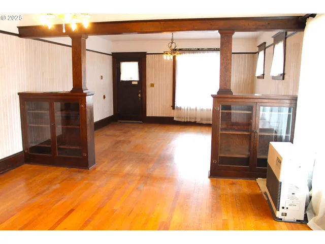 $197,900 | 250 Northeast Dayton Street, John Day, OR 97845