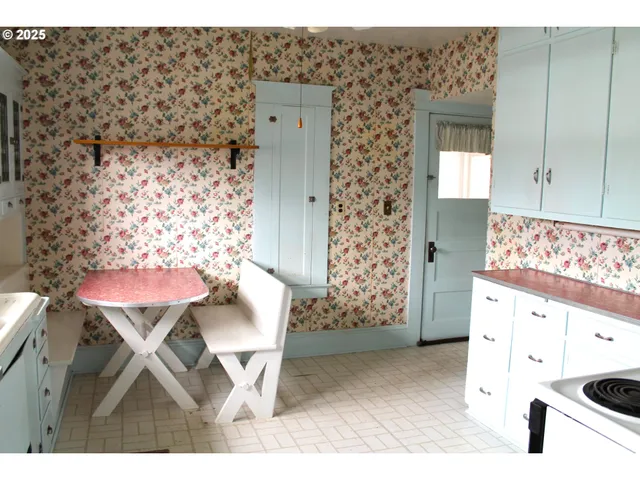 $197,900 | 250 Northeast Dayton Street, John Day, OR 97845