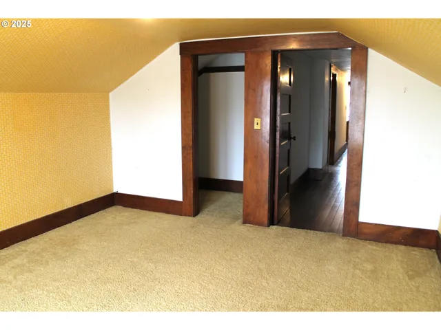 $197,900 | 250 Northeast Dayton Street, John Day, OR 97845