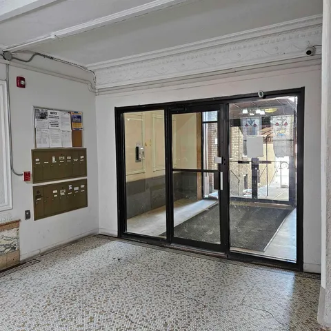 $289,000 | 429 Fairmount Avenue, Unit 305, Jersey City, NJ 07306