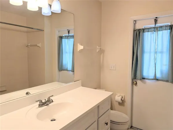 $2,950 | 5539 Wilde Oak Way, Sarasota, FL 34232
