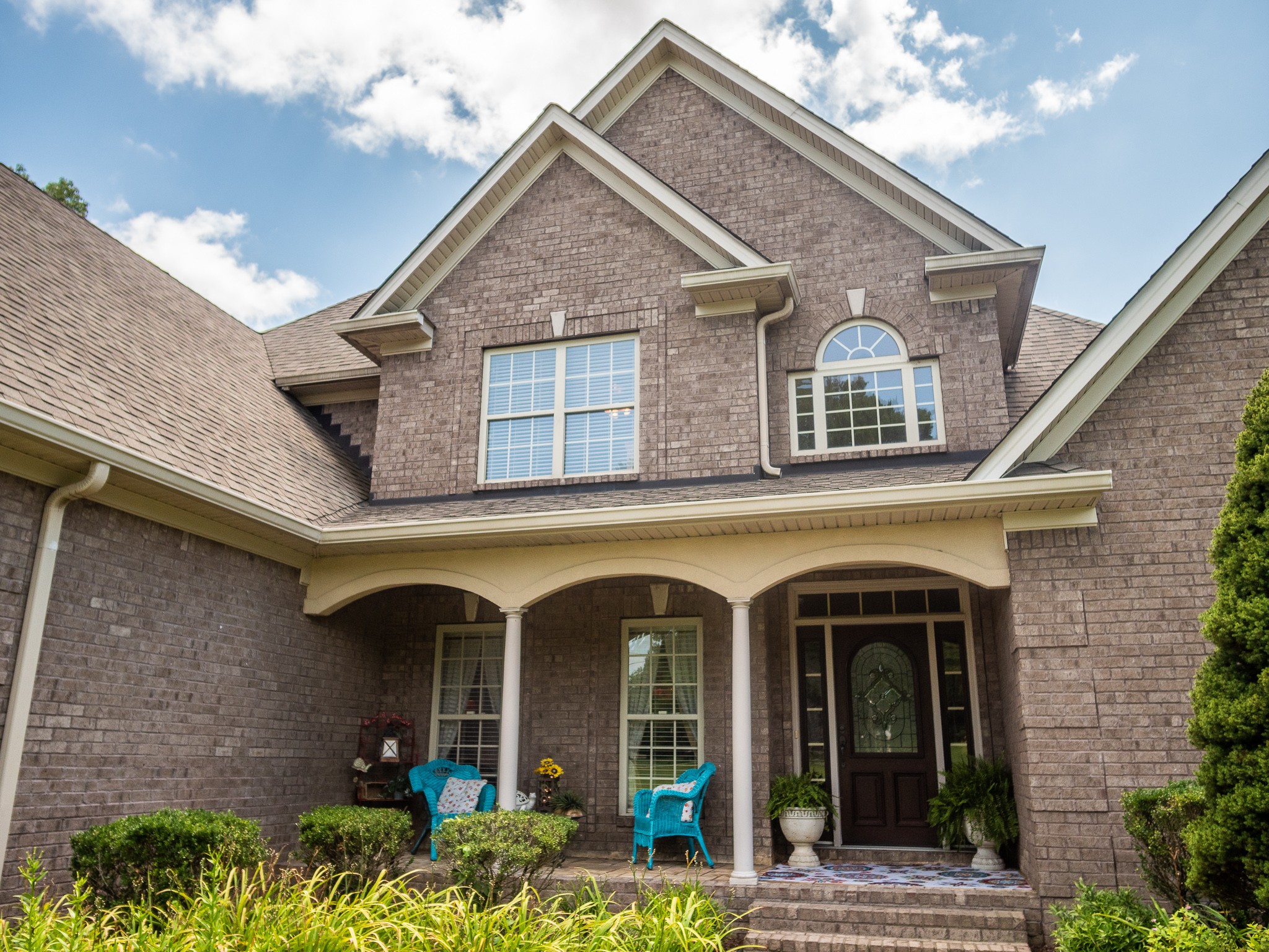 4205 Franklin Road Lebanon, TN 37090 - Photo 3 of 39 a front view of a house with garden