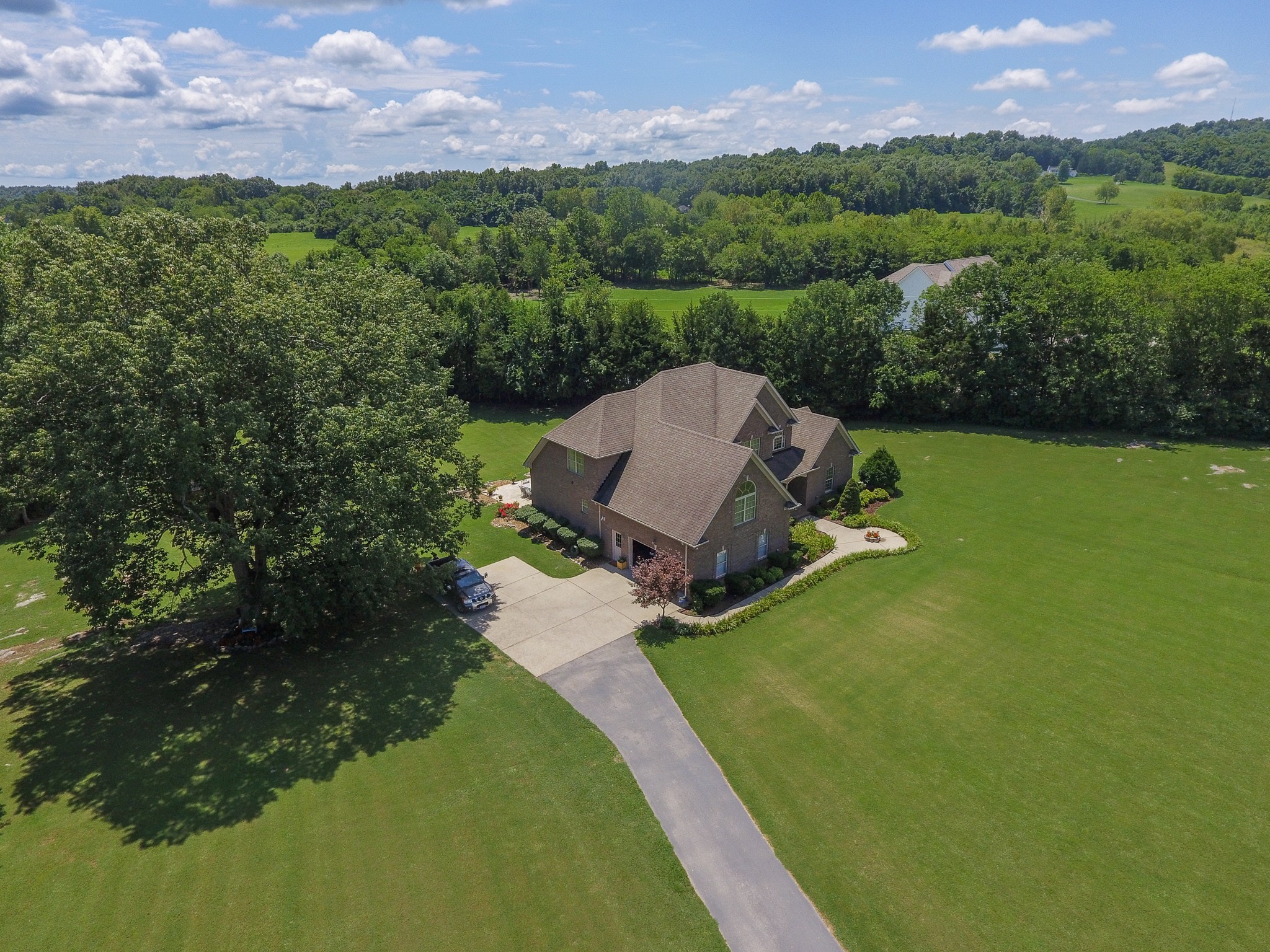 4205 Franklin Road Lebanon, TN 37090 - Photo 38 of 39 a view of a garden with a house