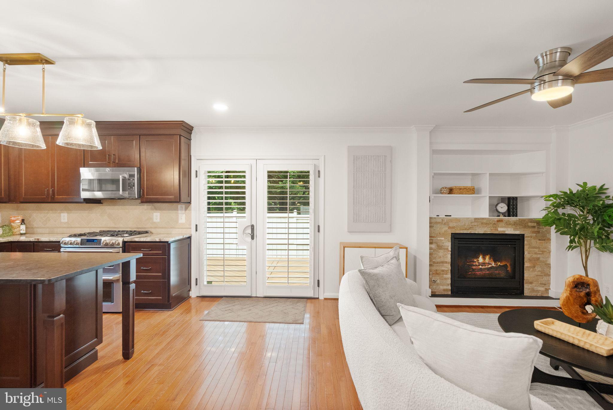12056 Edgemere Circle Reston, VA 20190 - Photo 17 of 64