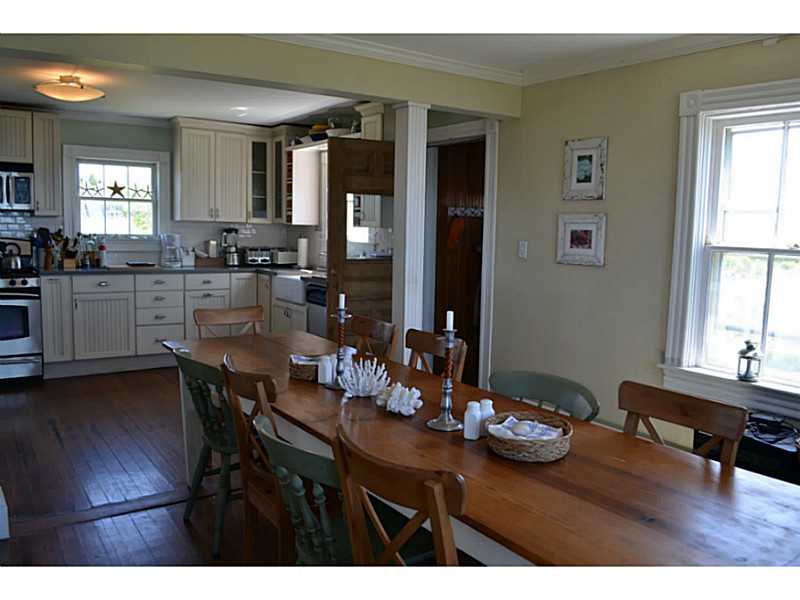 904 Cooneymus Road Block Island, RI 02807 - Photo 4 of 10 Dining Room.