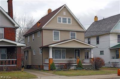 Full view of 2105 Broadview Rd, Cleveland - 1558 Total sq. feet with additional small bathroom in basement level. Washer & Dryer included. Also, a small workshop/dark room in basement. Air Conditioned.