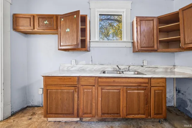 $100,000 | 510 East Chestnut Street, Crawfordsville, IN 47933