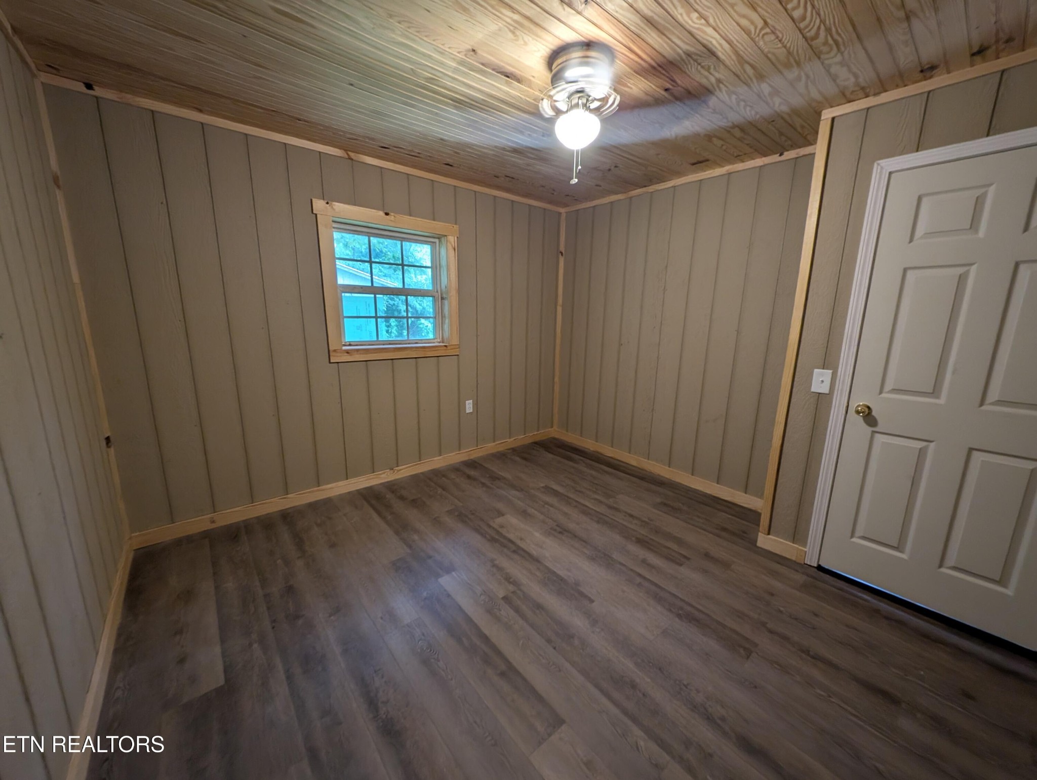 1014 Frank Campbell Road Jamestown, TN 38556 - Photo 11 of 17 Gallery Image 11