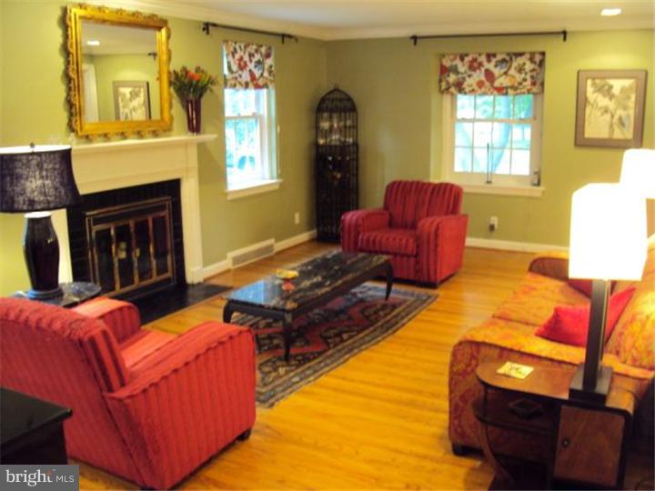 327 Hamilton Road Merion Station, PA 19066 - Photo 2 of 6