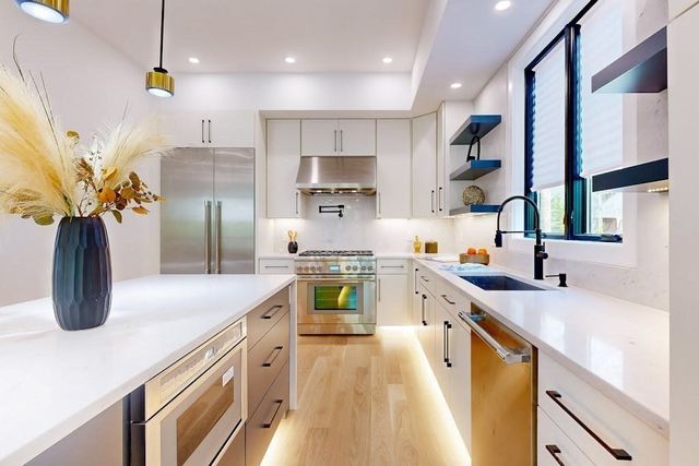 a view of an outdoor space