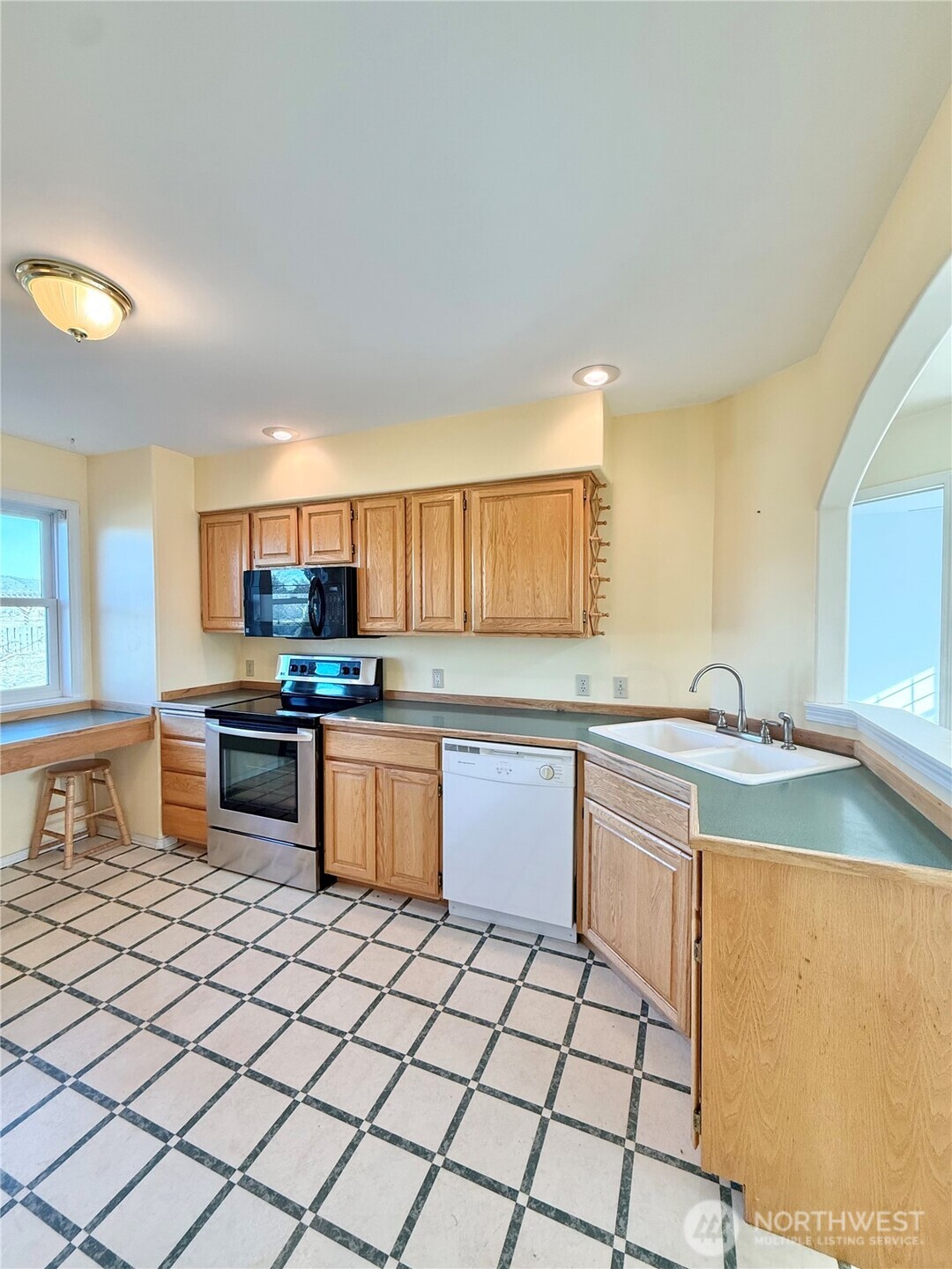334 Omak River Road Omak, WA 98841 - Photo 10 of 40