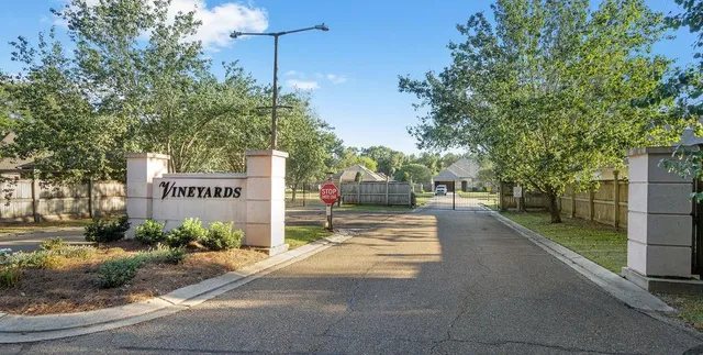 $2,000 | 268 Vintage Drive, Covington, LA 70433