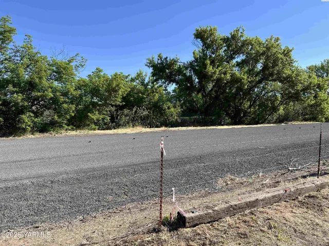 $190,000 | 166903 Byron Road, Prosser, WA 99350