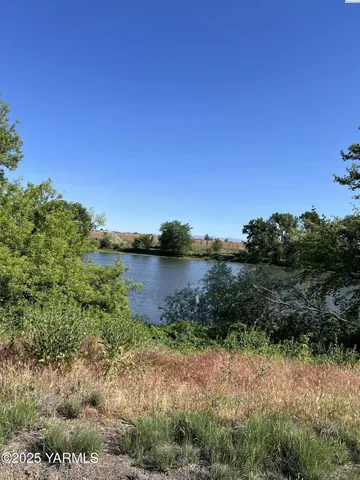 $190,000 | 166903 Byron Road, Prosser, WA 99350