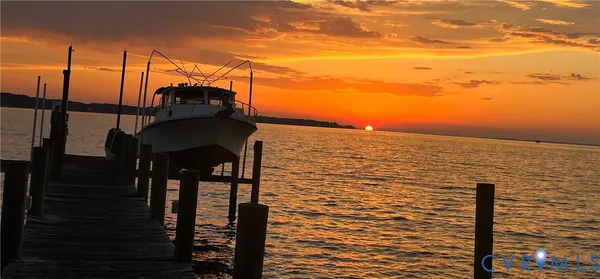 $514,000 | 275 Granny's Bar Road, Hague, VA 22469