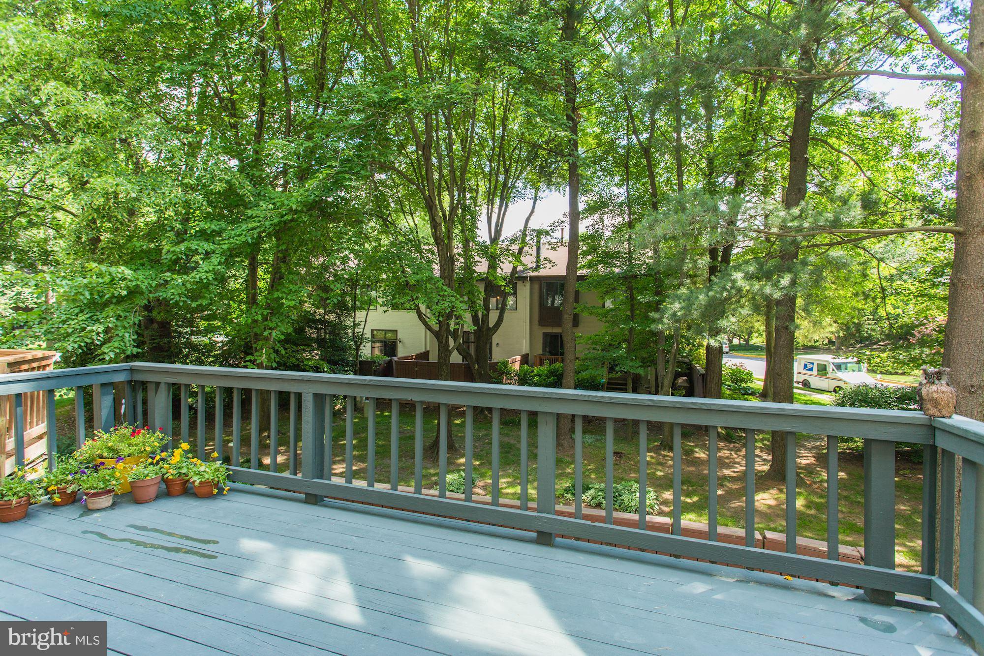 2031 Sarazen Place Reston, VA 20191 - Photo 23 of 30 Deck