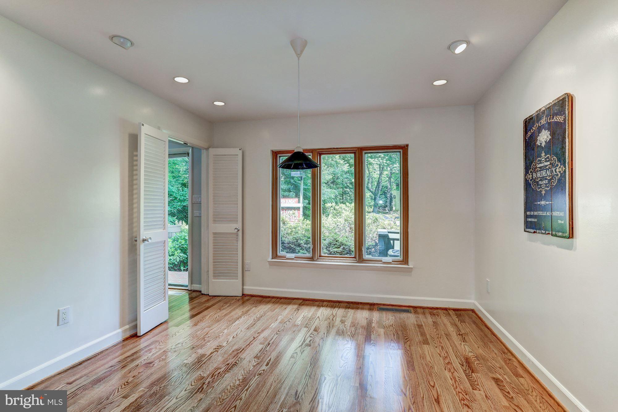 2031 Sarazen Place Reston, VA 20191 - Photo 10 of 30 Breakfast Nook