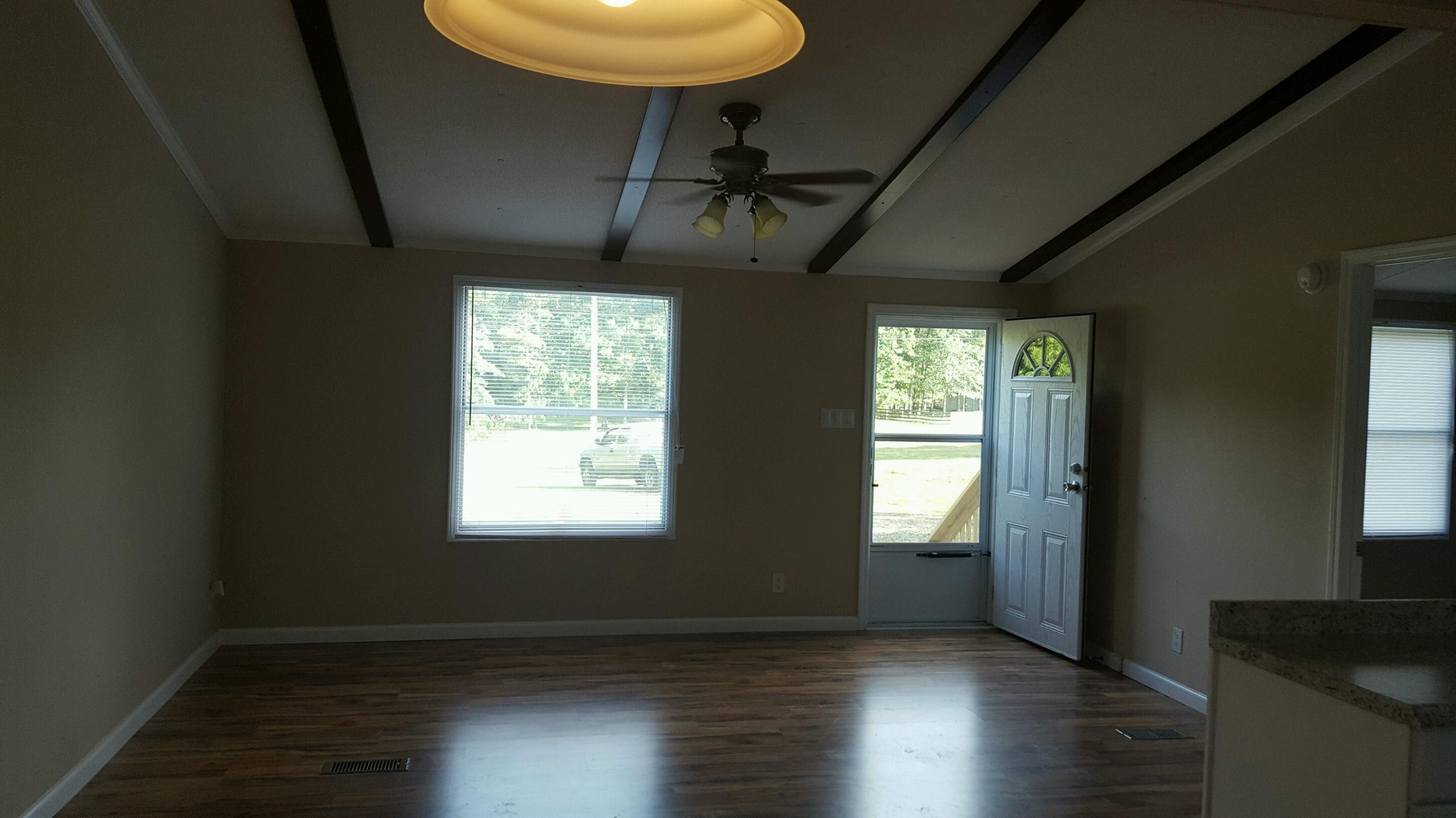 579 Pine Road Pikeville, TN 37367 - Photo 3 of 12 Pine Rd living rm New