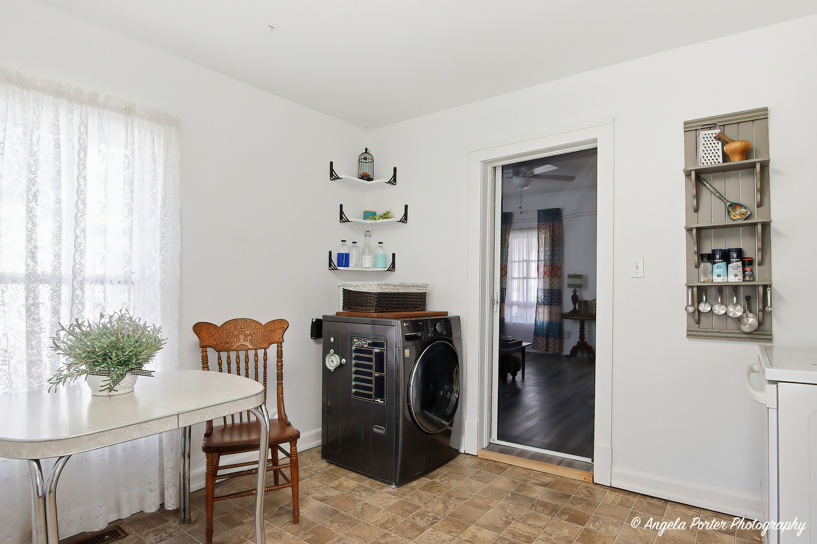 9703 Illinois Street Hebron, IL 60034 - Photo 8 of 30 a livingroom with furniture and a livingroom