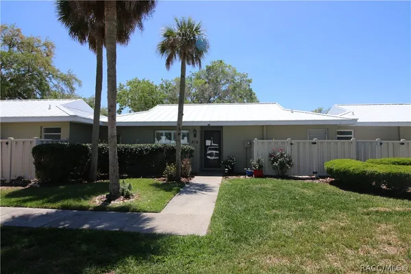 $2,300 | 11287 West Bayshore Drive, Crystal River, FL 34429