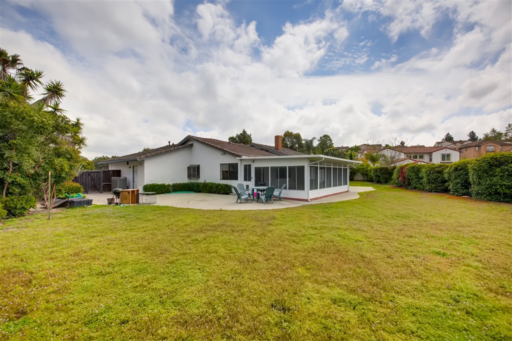 5223 Rancho Court Oceanside, CA 92056 - Photo 3 of 23 Gallery Image 3