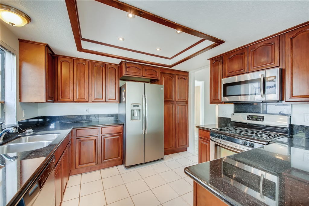 5223 Rancho Court Oceanside, CA 92056 - Photo 8 of 23 Gallery Image 8