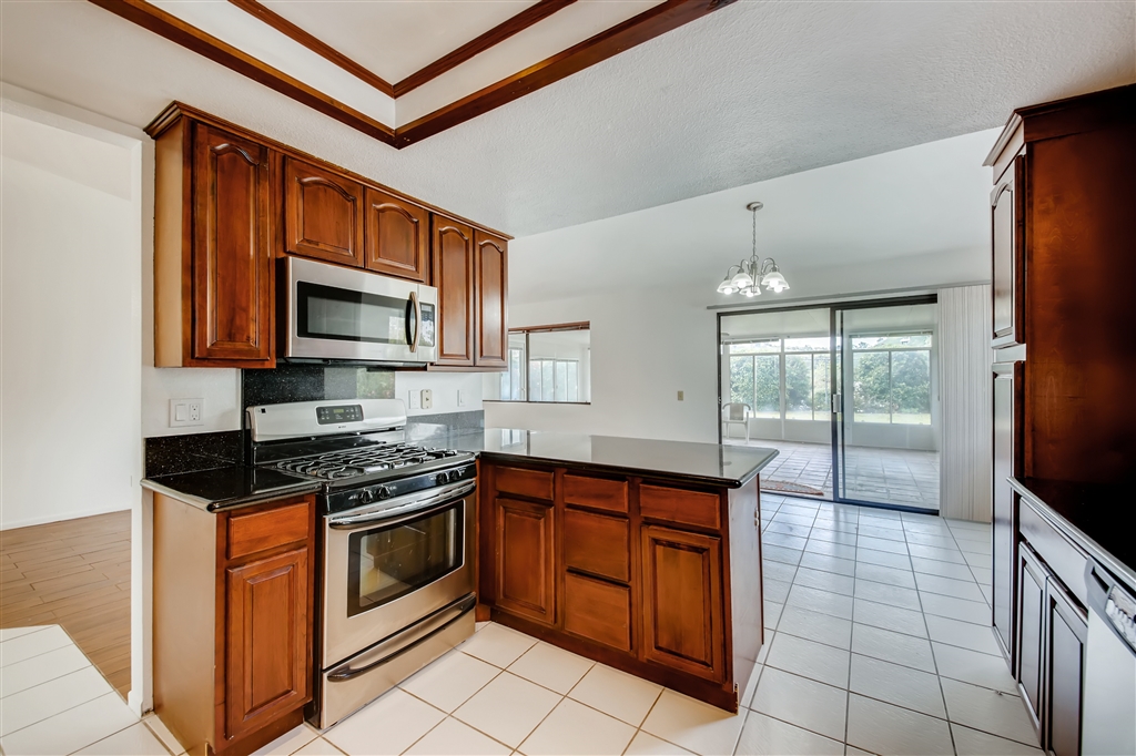5223 Rancho Court Oceanside, CA 92056 - Photo 10 of 23 Gallery Image 10