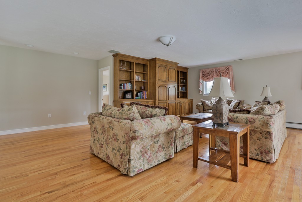 18 Campion Road North Andover, MA 01845 - Photo 12 of 25 Gallery Image 12