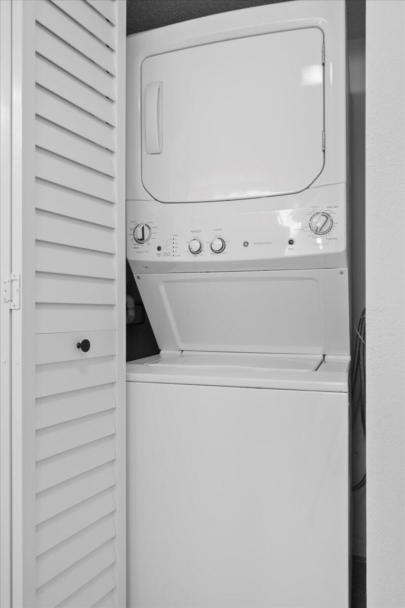 1605 Highway 1, Unit 7C Jupiter, FL 33477 - Photo 21 of 31 a view of washer and dryer