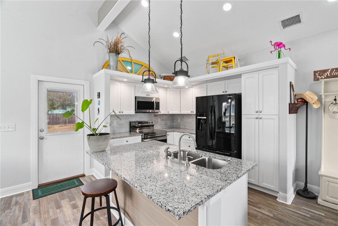 2360 Scott Circle Ingleside, TX 78362 - Photo 4 of 15