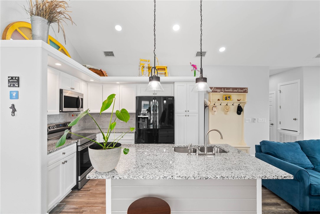 2360 Scott Circle Ingleside, TX 78362 - Photo 5 of 15