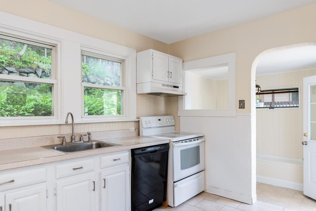 98 Plymouth Road Malden, MA 02148 - Photo 27 of 32 Gallery Image 27