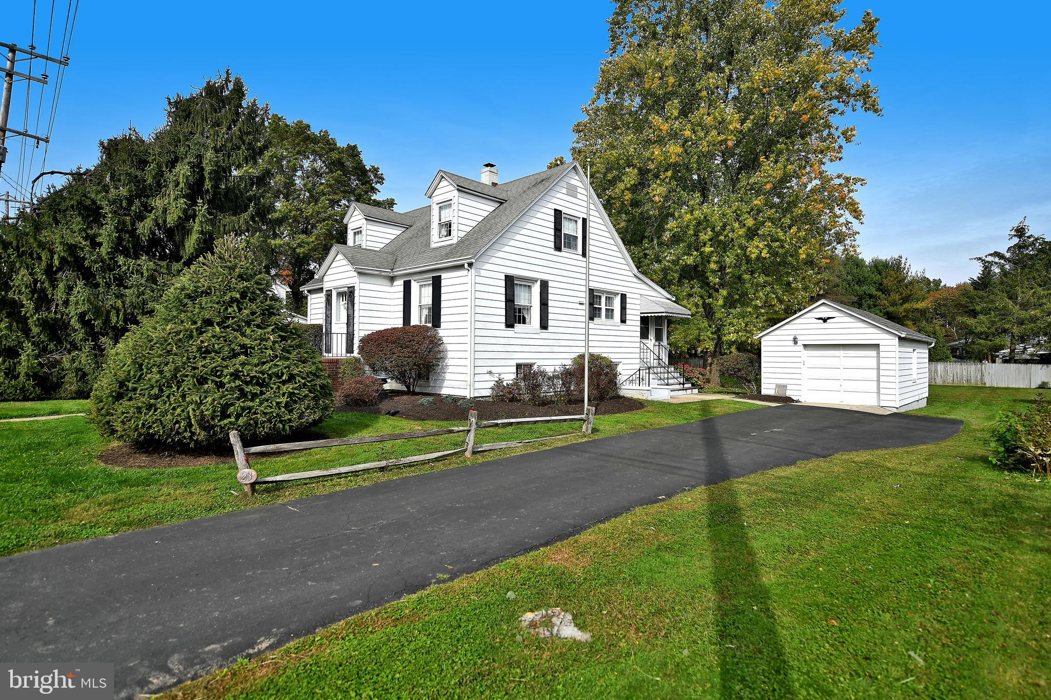 23 Mountain Road Fallston, MD 21047 - Photo 4 of 36