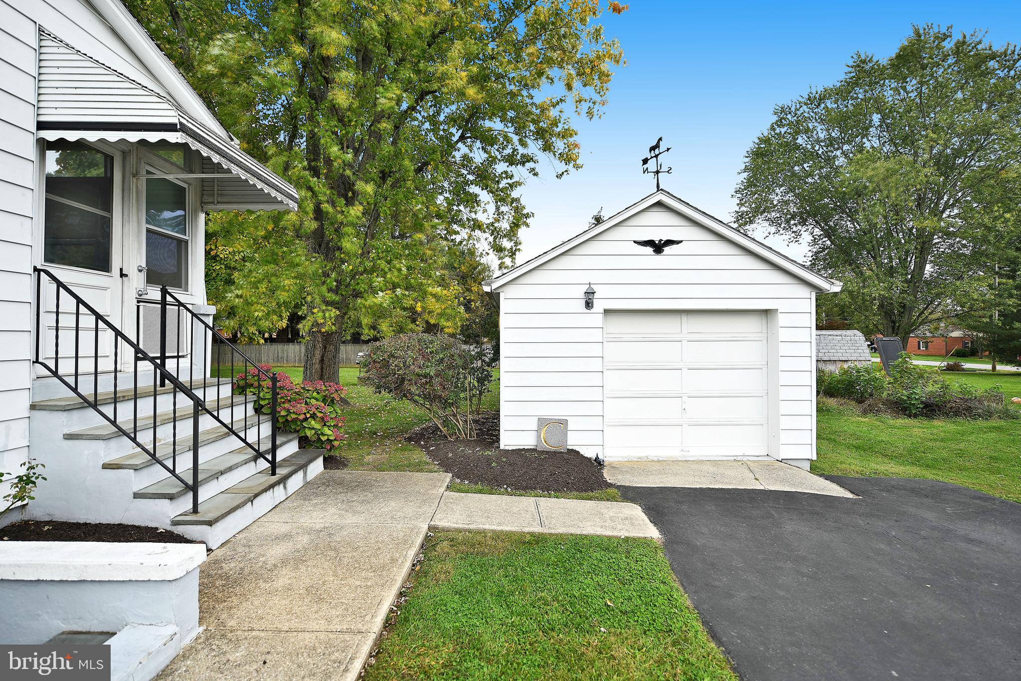 23 Mountain Road Fallston, MD 21047 - Photo 5 of 36