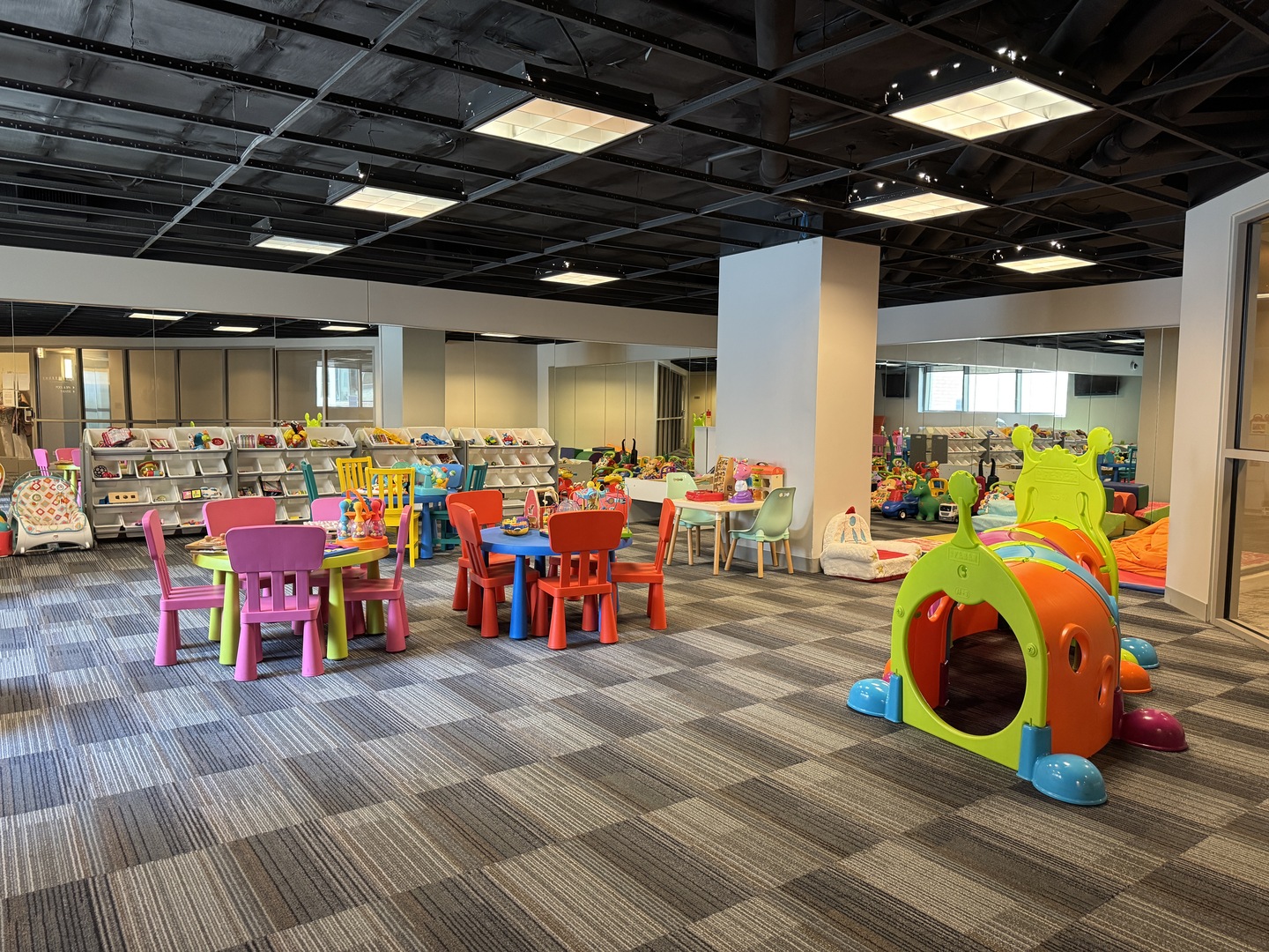 420 East Waterside Drive, Unit 4010 Chicago, IL 60601 - Photo 32 of 39 a view of outdoor space