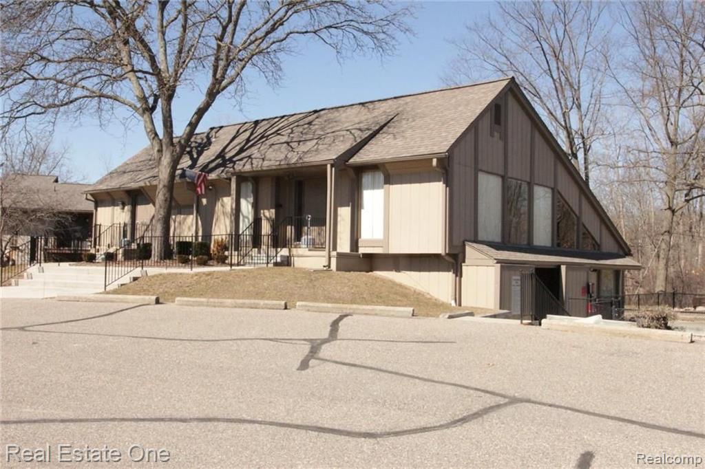 1870 Burning Bush Court Rochester Hills, MI 48309 - Photo 25 of 27