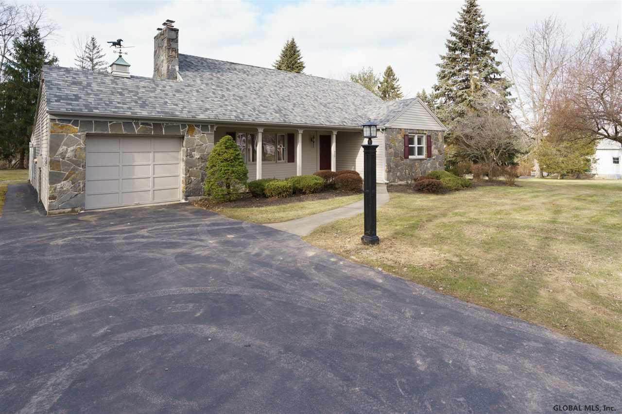 939 Pearse Road Niskayuna, NY 12309 - Photo 1 of 24 Photo 1