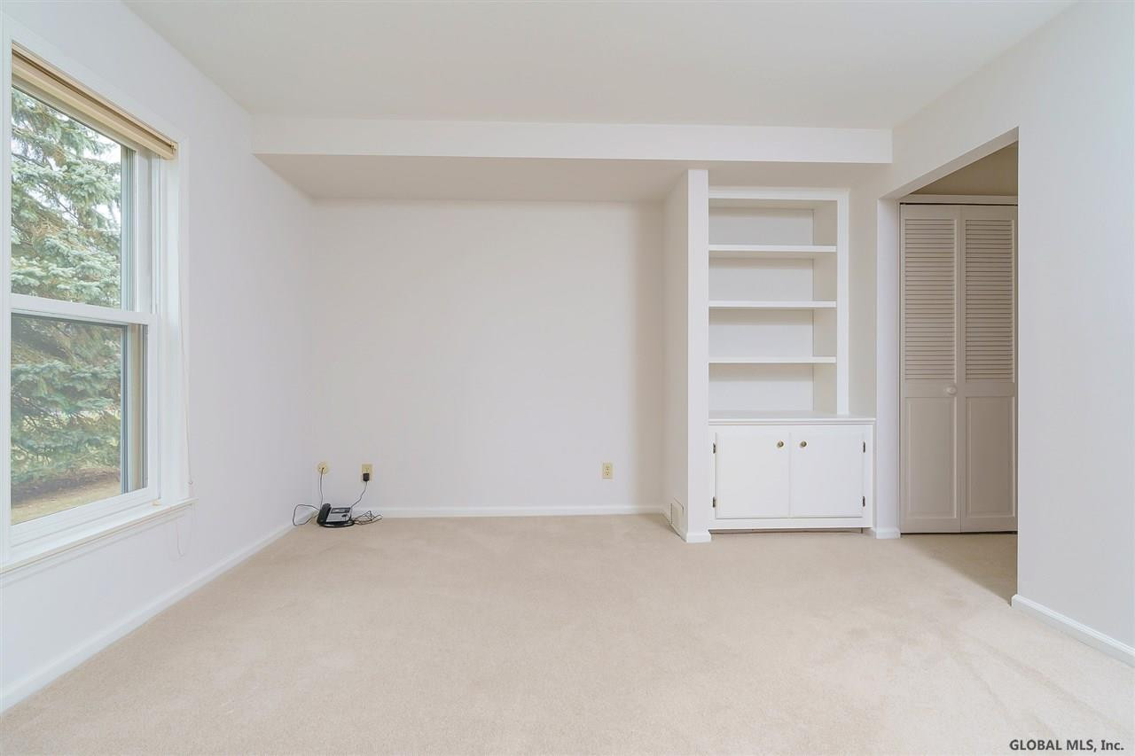 939 Pearse Road Niskayuna, NY 12309 - Photo 15 of 24 Photo 15
