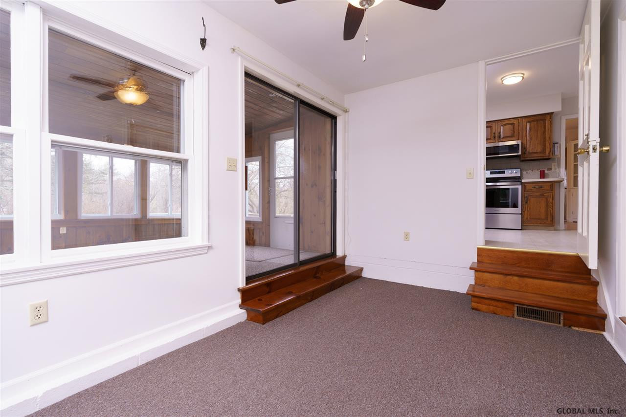 939 Pearse Road Niskayuna, NY 12309 - Photo 18 of 24 Photo 18