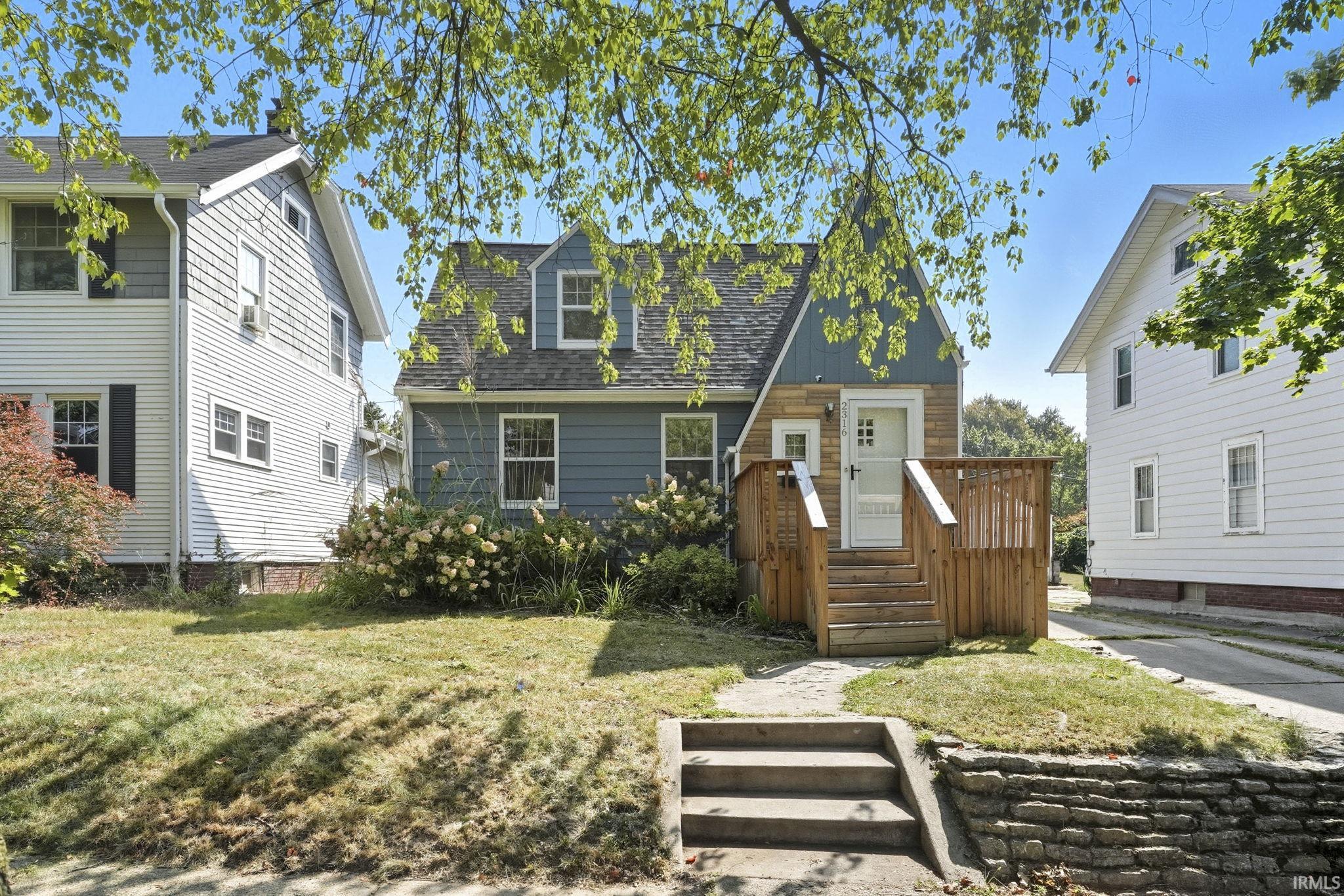 2316 Oakridge Road Fort Wayne, IN 46805 - Photo 2 of 36