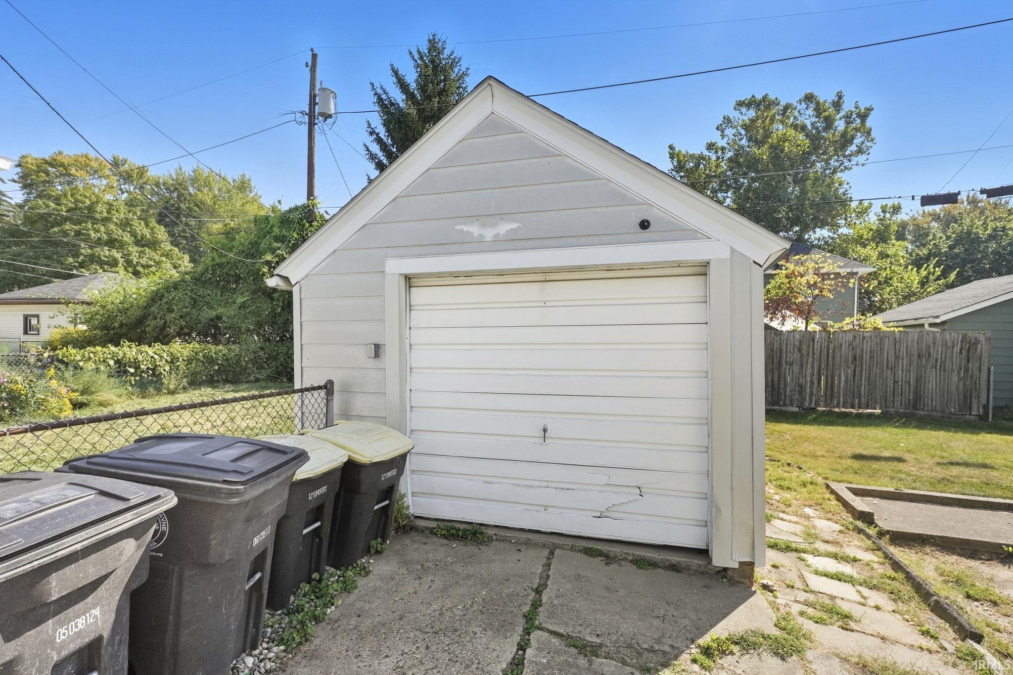 2316 Oakridge Road Fort Wayne, IN 46805 - Photo 34 of 36