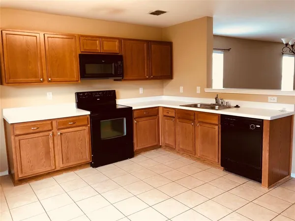 $1,950 | 12916 Cedar Hollow Drive, Fort Worth, TX 76244