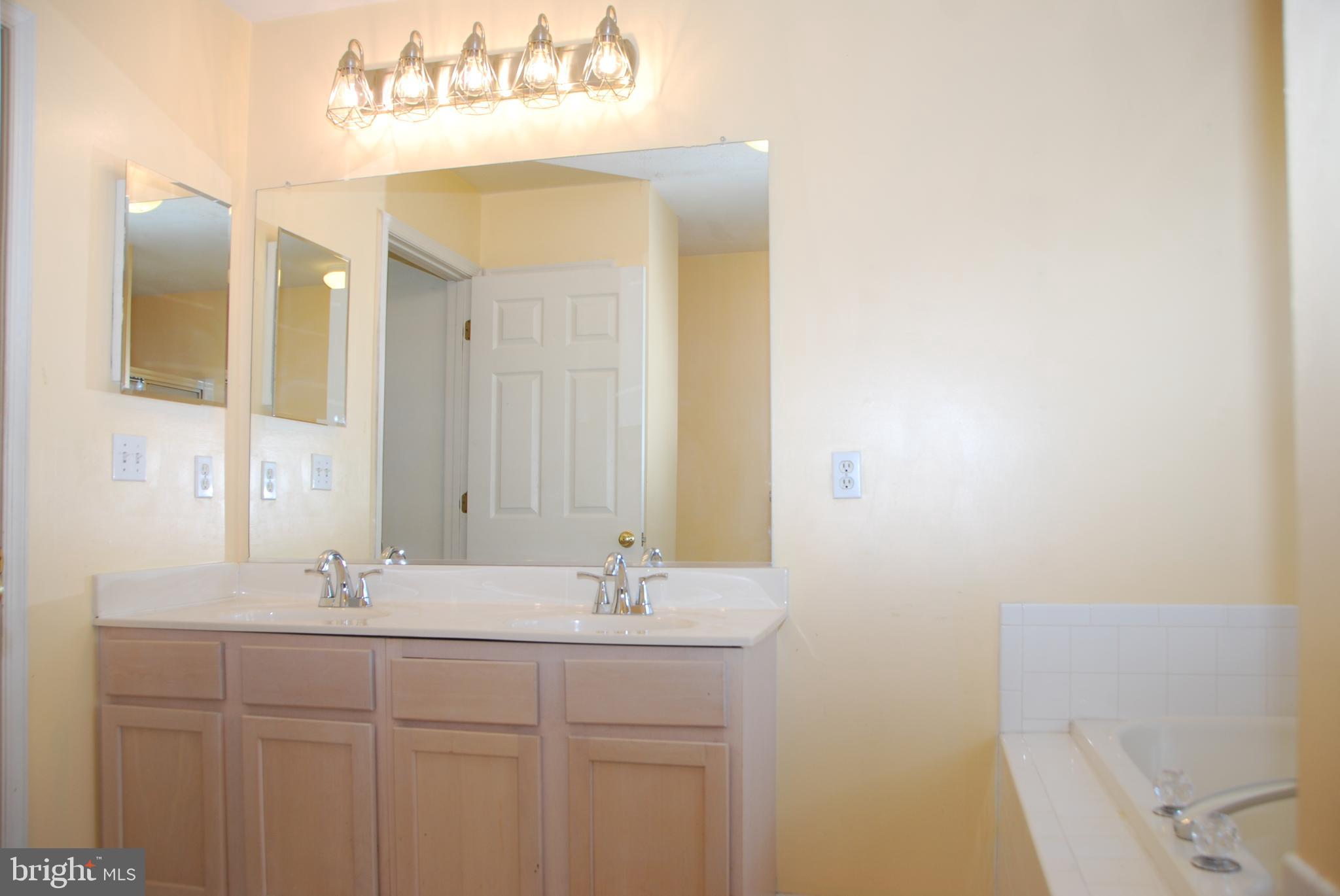 4605 Runnymeade Road Owings Mills, MD 21117 - Photo 35 of 43 Upper level Master bathroom