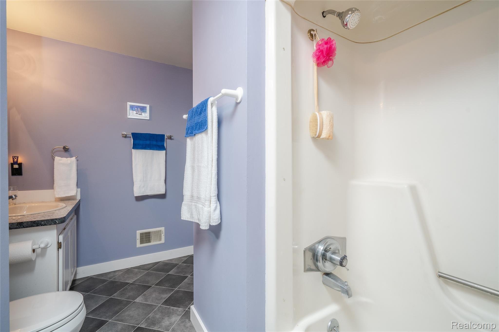 2380 Chalk Farm Road North Warren, MI 48091 - Photo 22 of 26 ChalkFarm-22.jpg