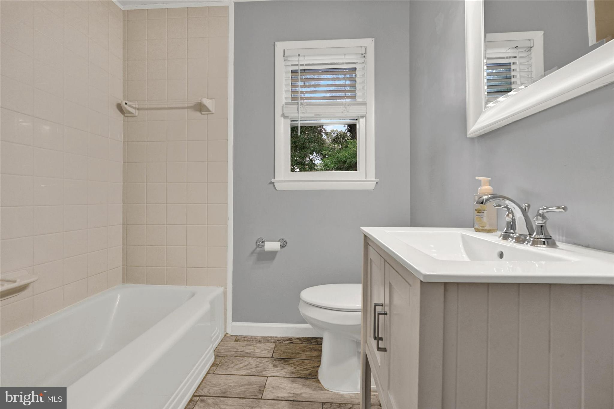 531 Kenmore Road Severna Park, MD 21146 - Photo 10 of 25 Upstairs Full Bathroom